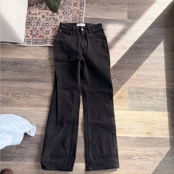 Abercrombie & Fitch Denim - Abercrombie 90s Relaxed Straight Leg Jean